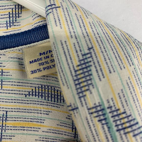 Tommy Bahama Original Fit 70% Silk Tropical Mens Button Down Casual Shirt Size M - Picture 6 of 16